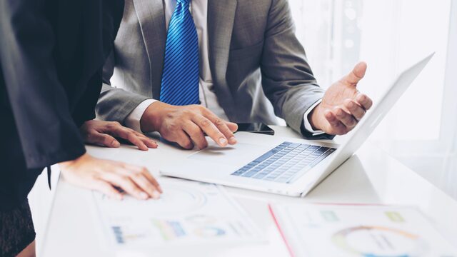 CFA　証券アナリスト　CMA　比較